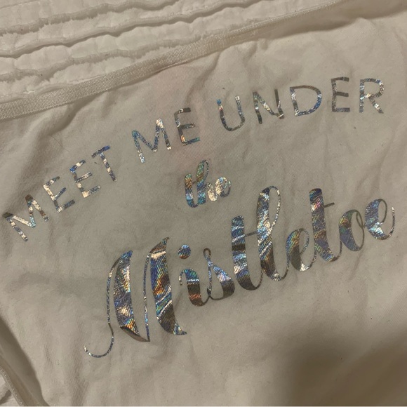 VS vintage “meet me under the mistletoe” sequin Christmas panty - Picture 2 of 5